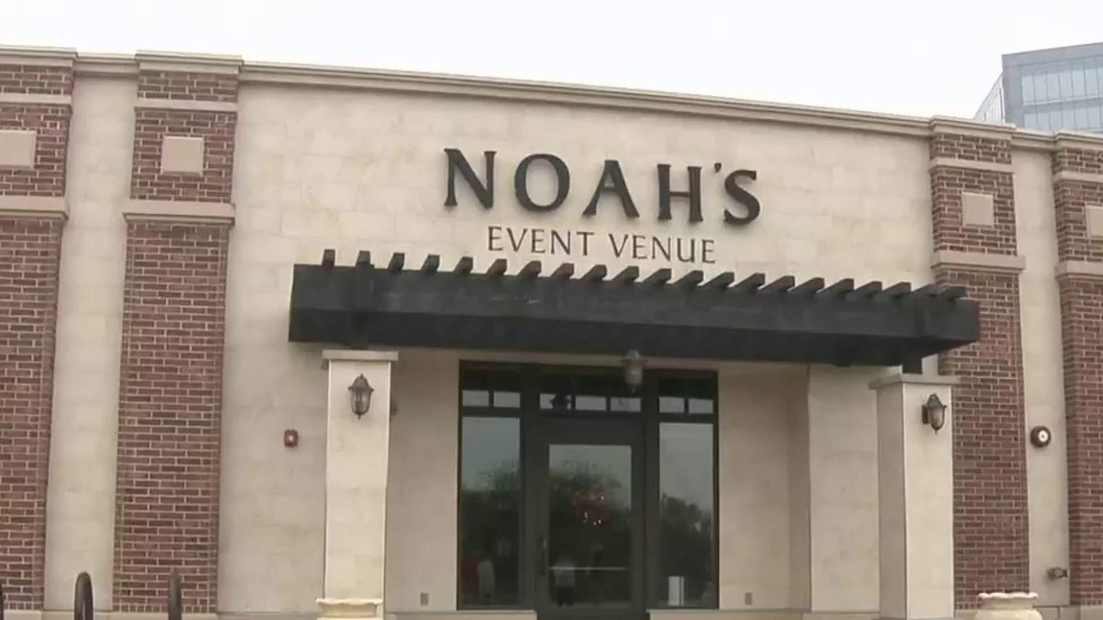 Couple out thousands of dollars after wedding venue shuts down abruptly