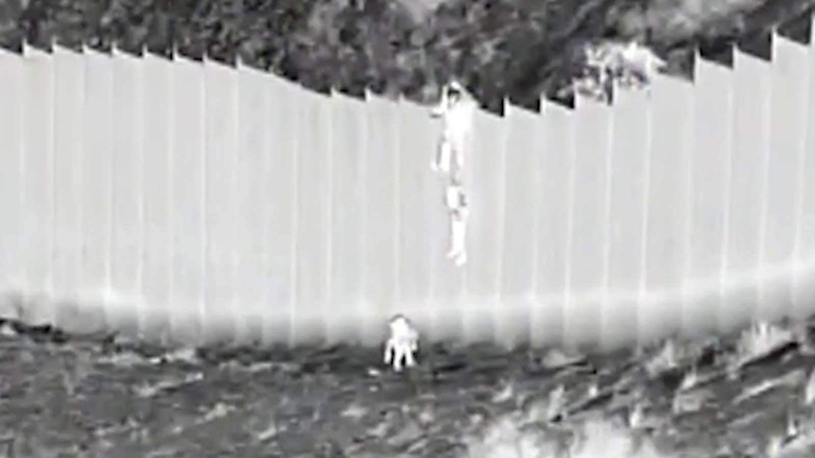 Authorities: Smugglers drop children, ages 3 and 5, over US border wall
