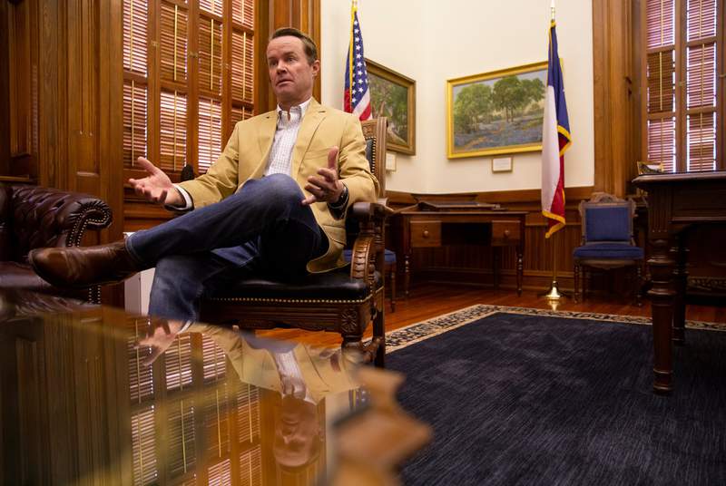 Texas House speaker says “absolutely no deals made” to bring back absent Democrats