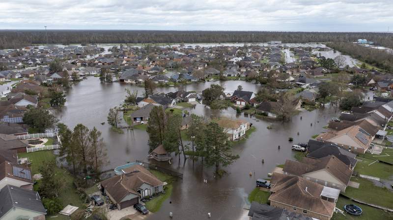 Hurricane Ida traps Louisianans, shatters the power grid