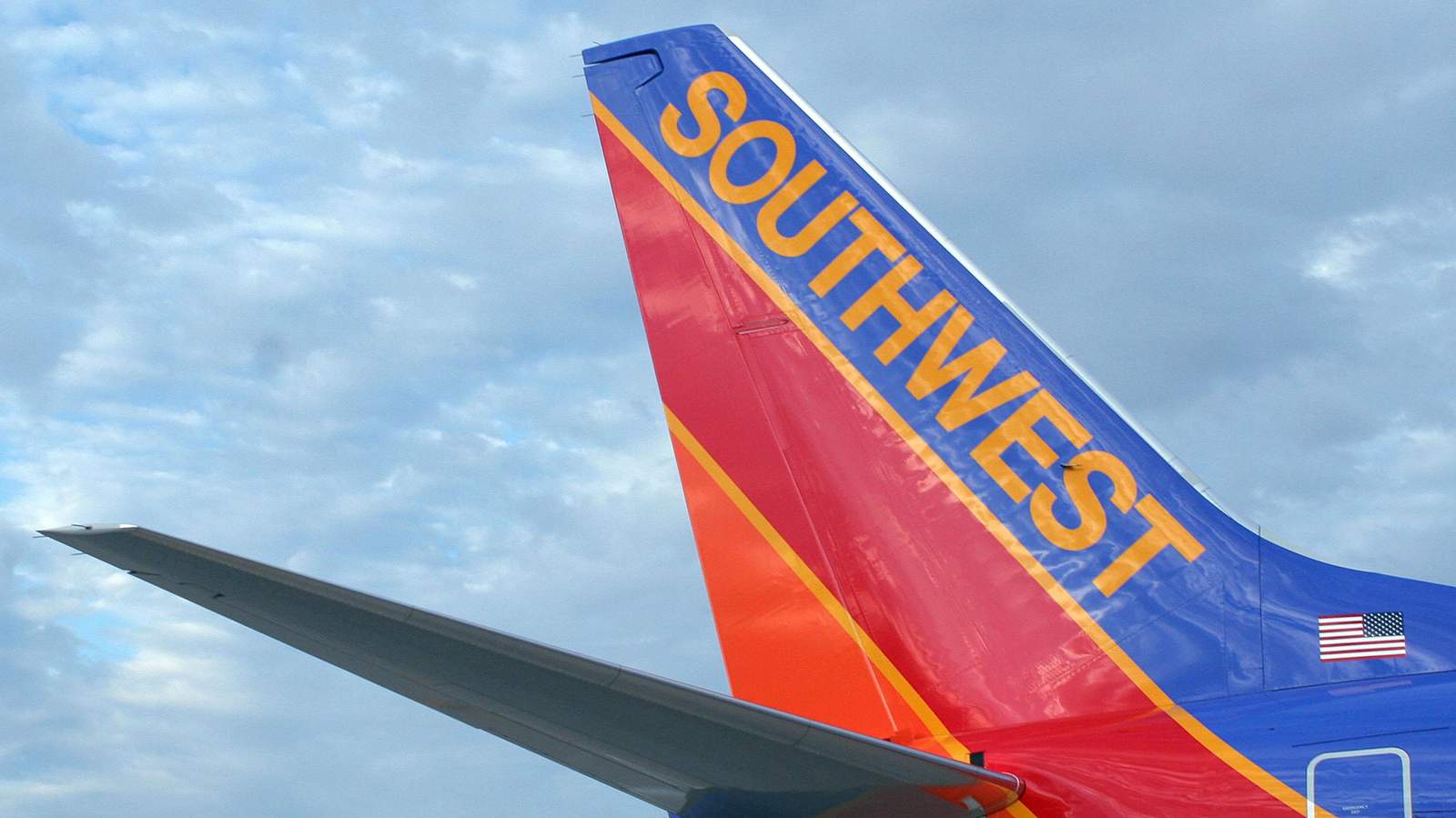 Southwest pulls threat of furloughs after relief bill signed