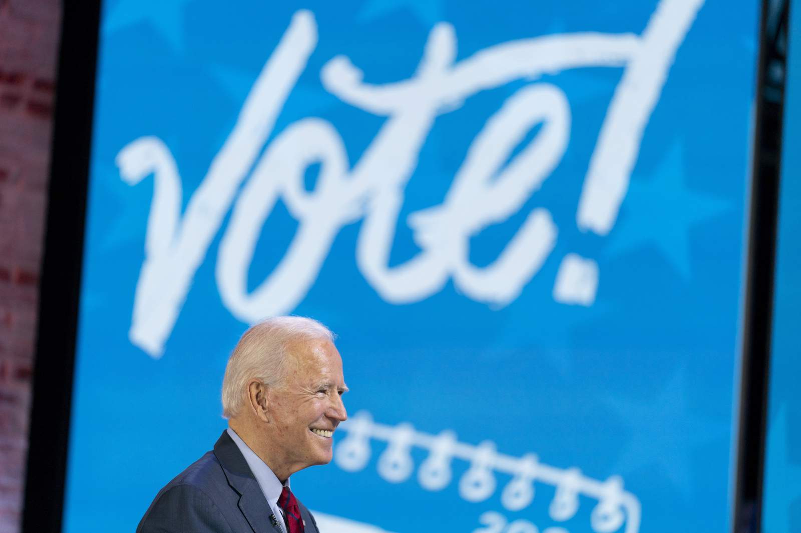 Trump, Biden to appeal to last-minute voters in Florida
