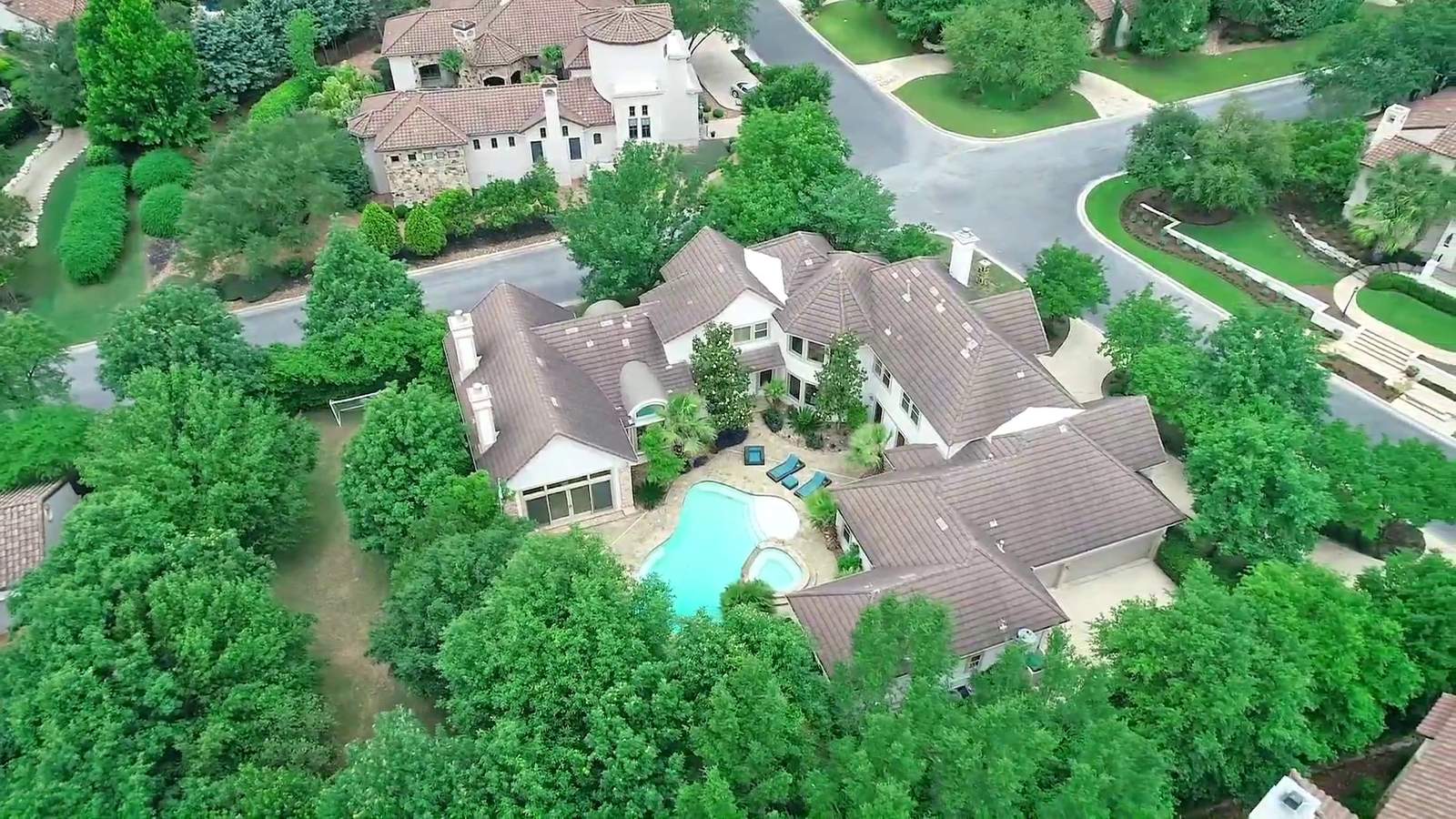 Take a tour of this $1.4 million French country style estate in San Antonio’s exclusive Dominion neighborhood