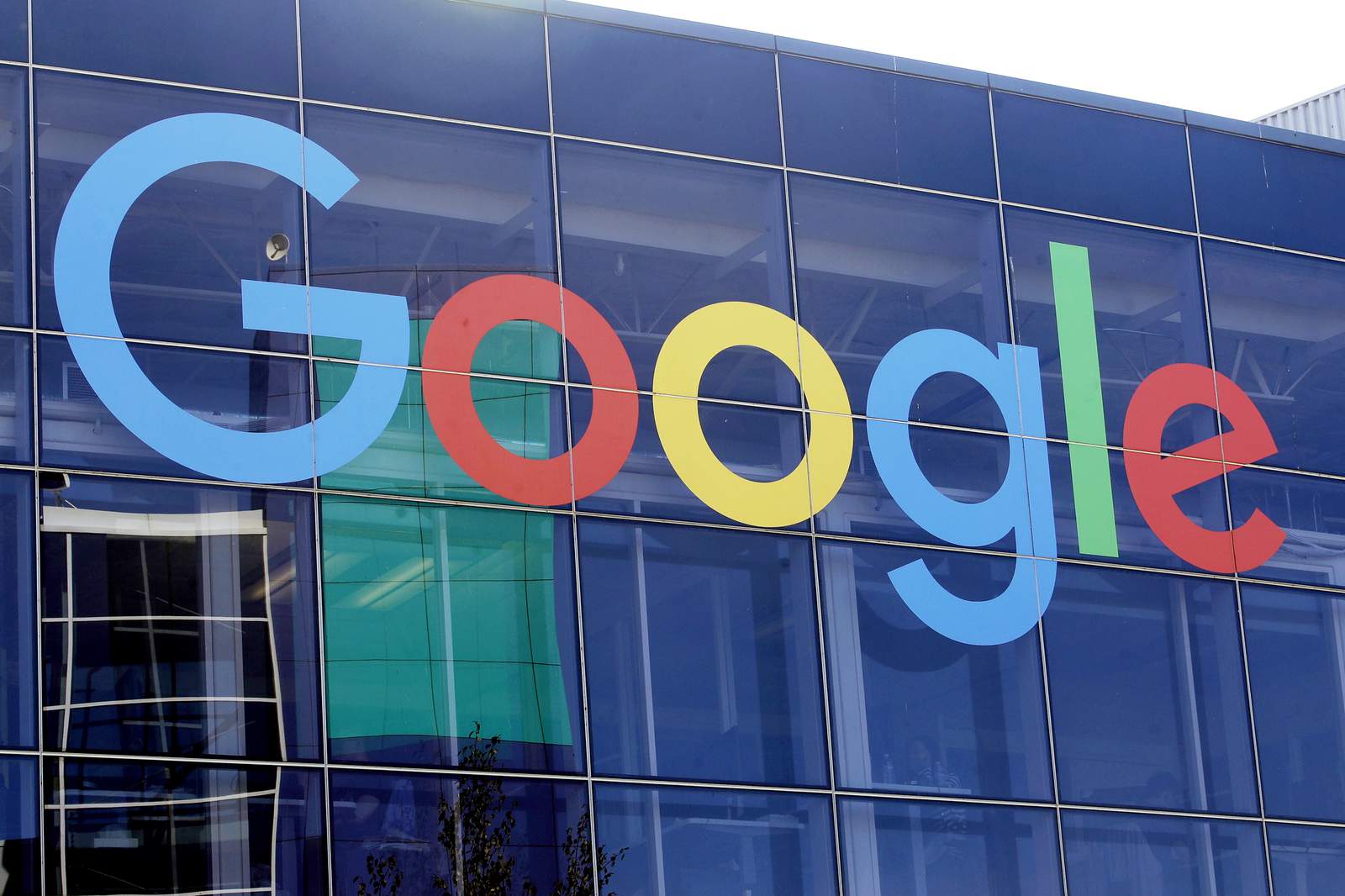 Major Australian media company strikes Google news pay deal