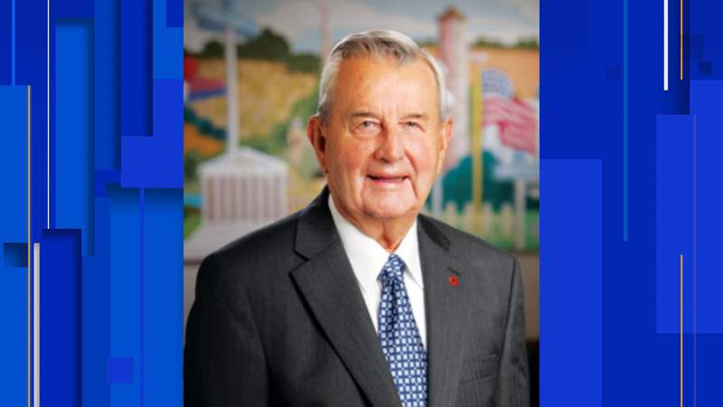 Chairman Emeritus of Broadway Bank dies at 93, company officials announce