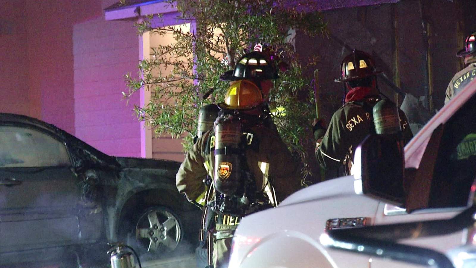Far West Side garage fire spread to vehicle in driveway, firefighters say