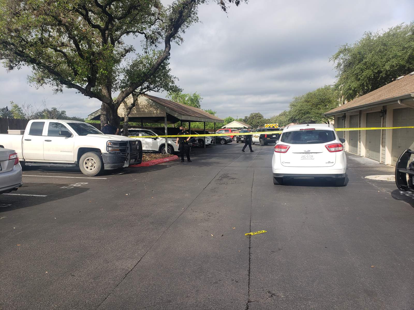 Police Multiple bodies found in San Antonio apartment complex
