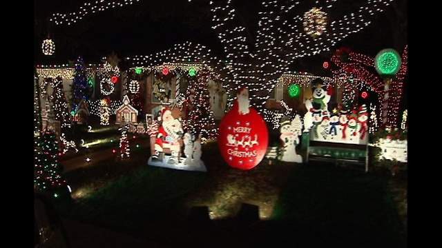 Windcrest Holds 55th Annual Holiday Lights Judging