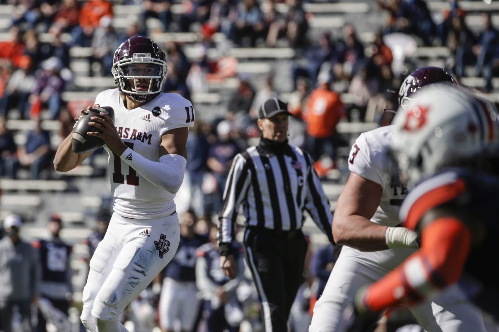 Mond, No. 5 Texas A&M finish strong in 31-20 win over Auburn