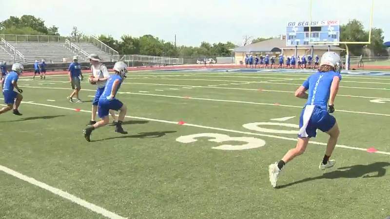 San Antonio school districts try to keep student athletes safe as COVID-19 numbers surge