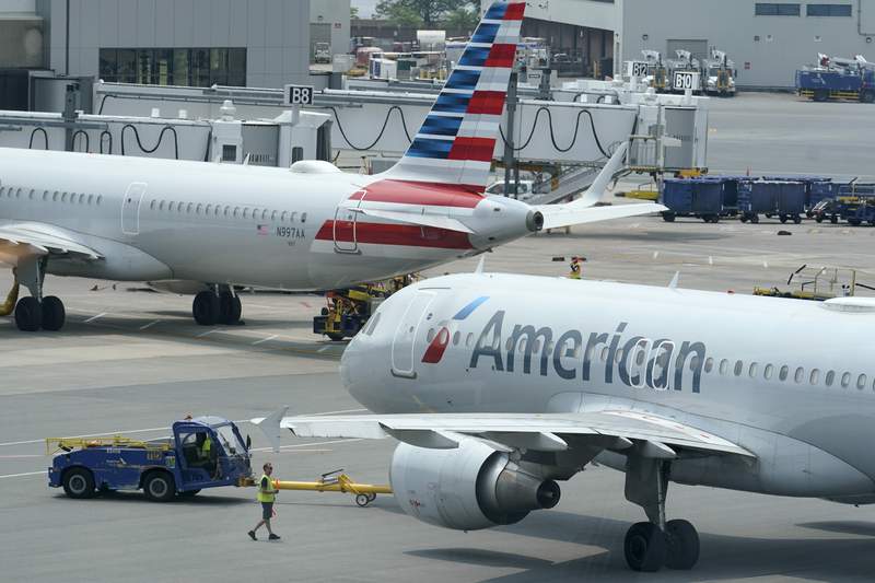 American, Southwest post Q3 profits with help from taxpayers