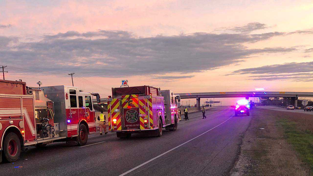 Motorcyclist killed after being struck by 2 vehicles on I-35 in New Braunfels, police say