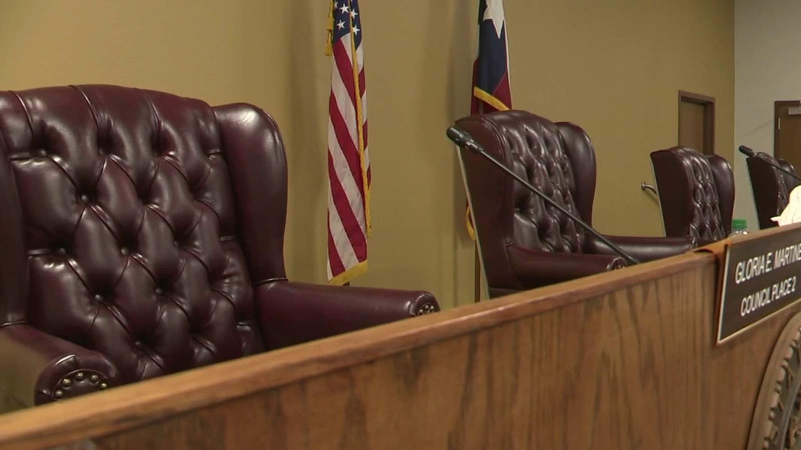 Floresville City Council holds special meeting as legal turmoil brews