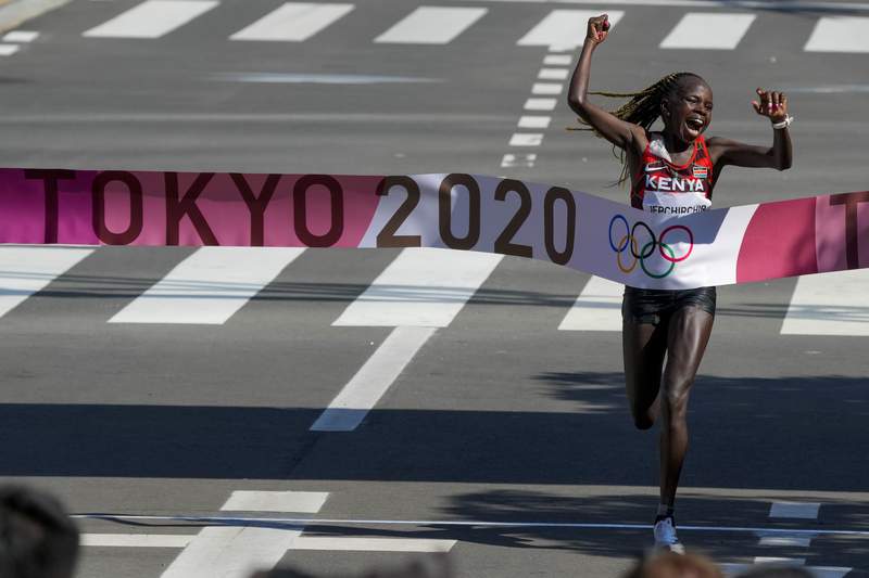 Jepchirchir beats heat in Sapporo to win Olympic marathon