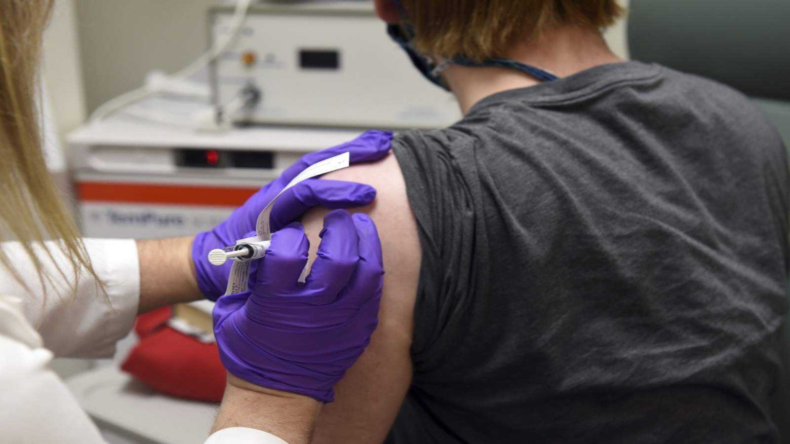 Gov. Abbott says Texas is ready to distribute COVID-19 vaccine, but when will it be available?
