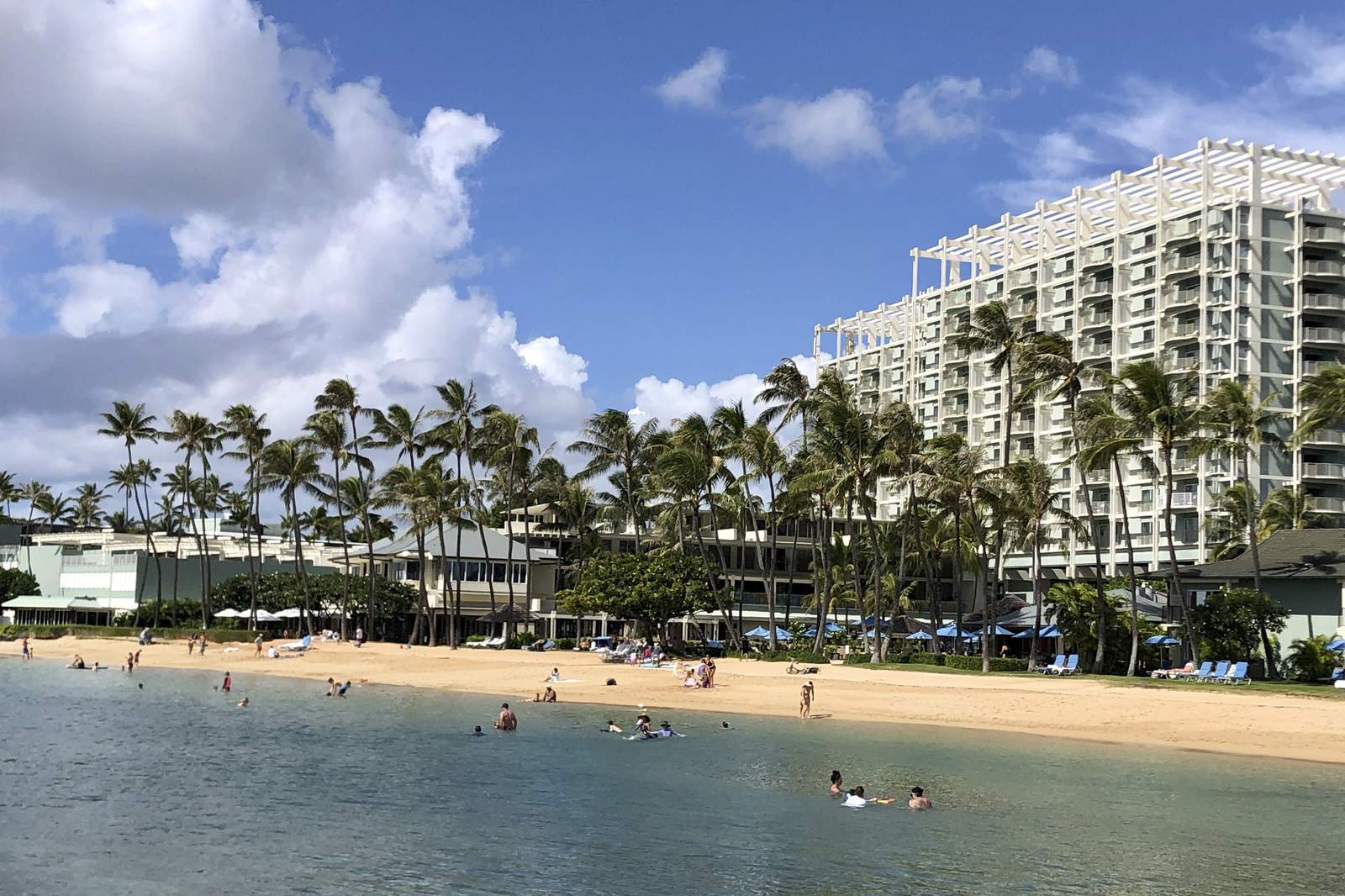 Sailor who shot, killed himself at Hawaii resort identified