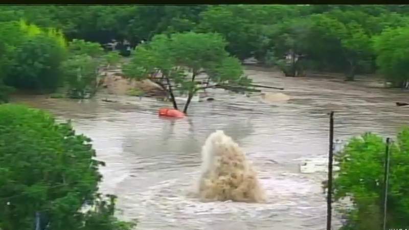 Videos, photos show major flooding at Leon Creek in San Antonio