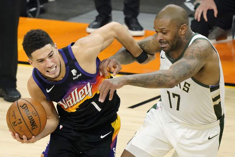 Booker brilliant, needs to get more help from stagnant Suns