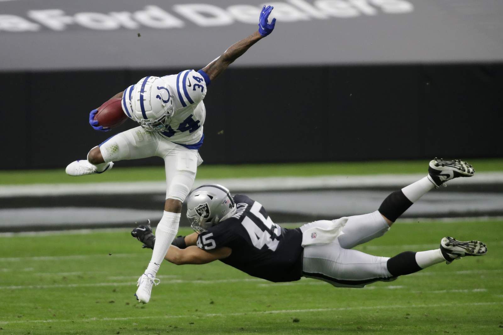 Raiders stun Patriots with improbable walk-off defensive touchdown
