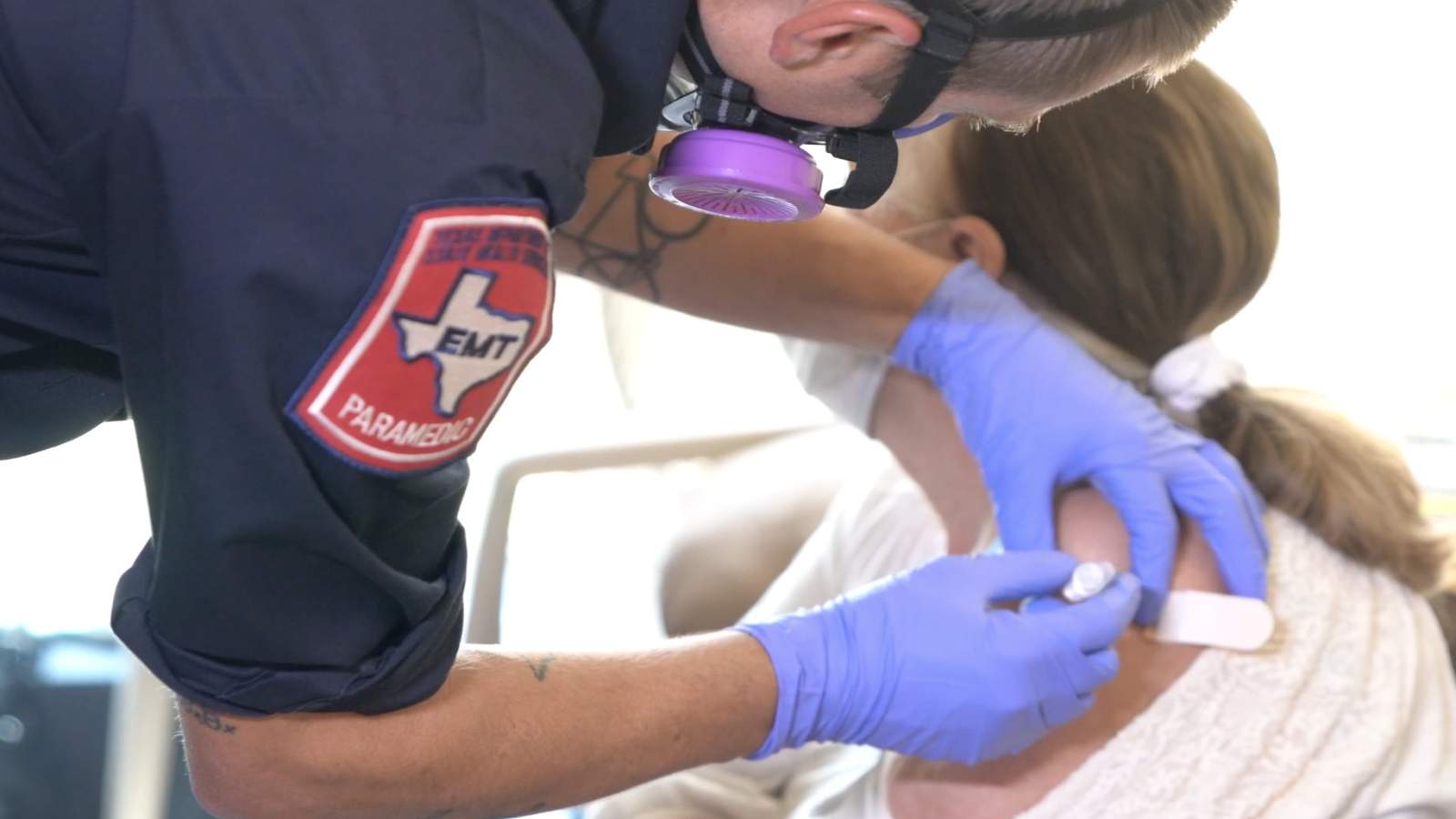 WATCH: Homebound seniors receive COVID-19 vaccine from SAFD