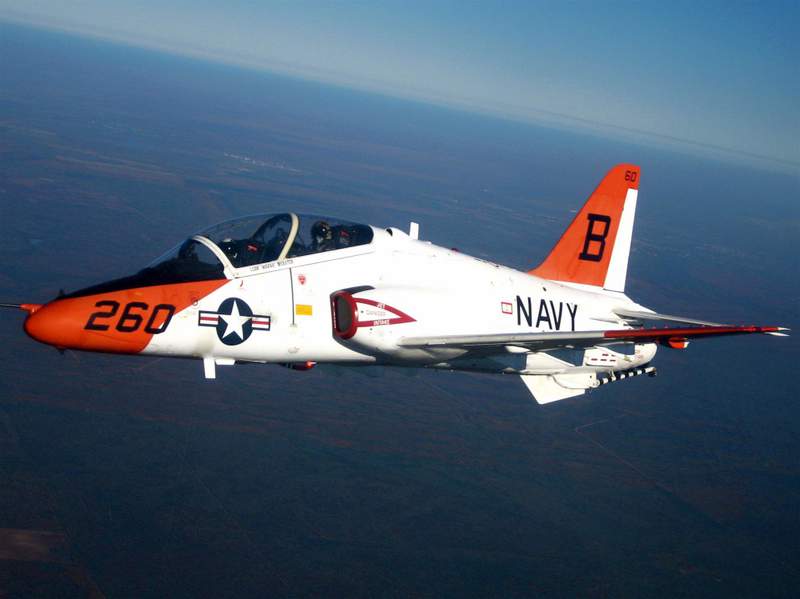 2 Navy training jets collide over South Texas, injuring 1