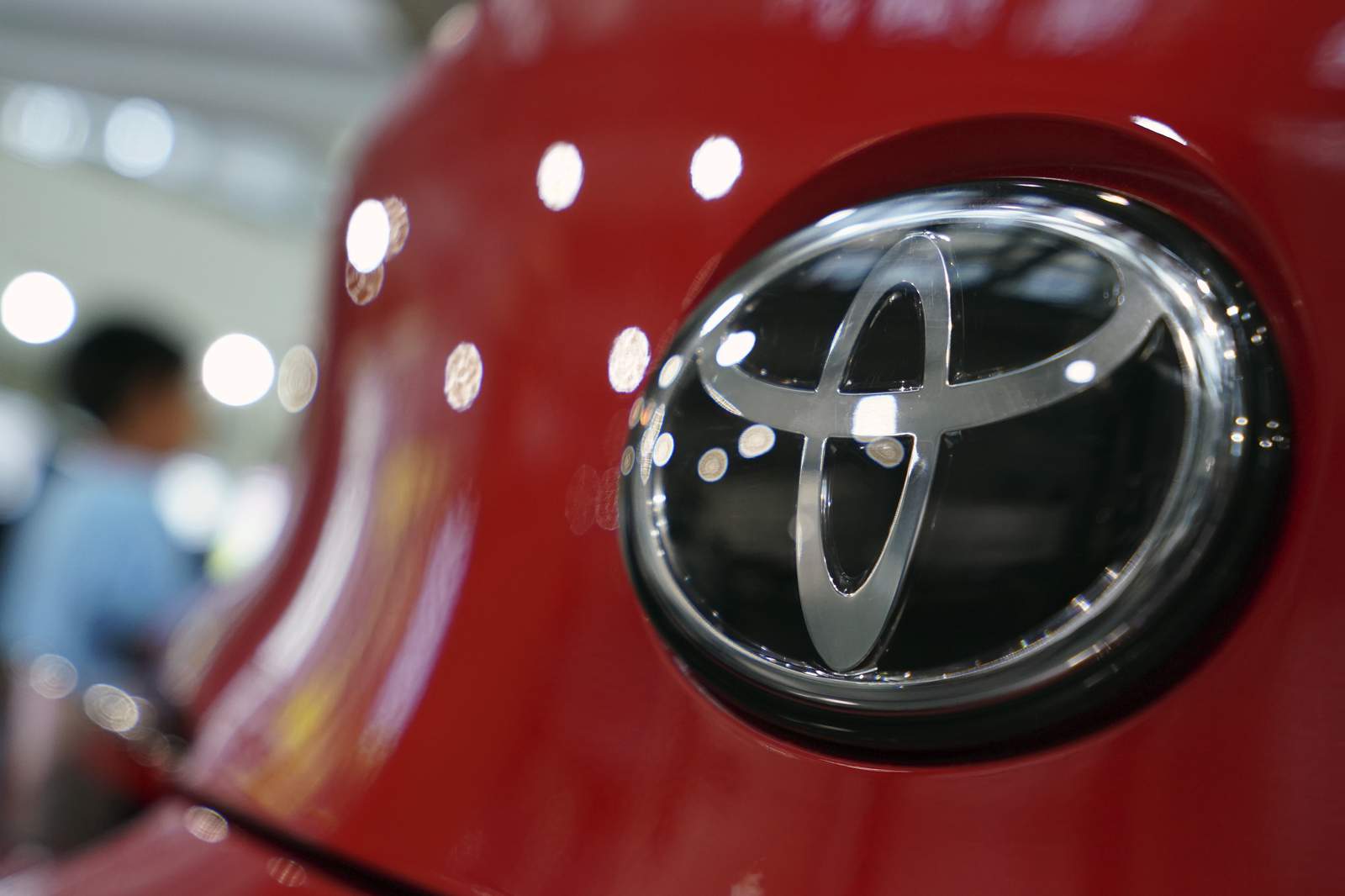 Toyota adds 1.5M US vehicles to recalls for engine stalling