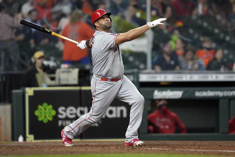 AP source: Albert Pujols signing with Los Angeles Dodgers