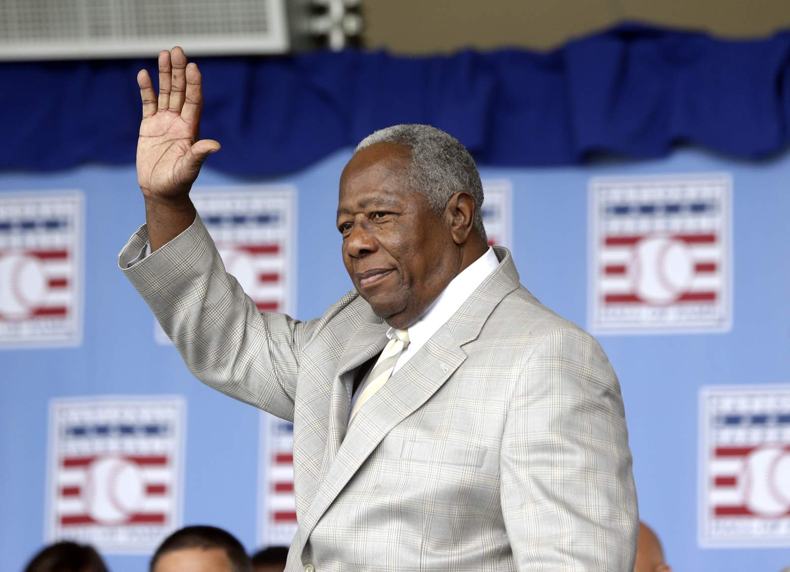 Hank Aaron, baseball’s one-time home run king, dies at 86