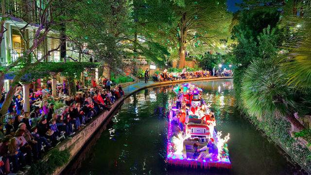 Ford Holiday River Parade returns for 40th year