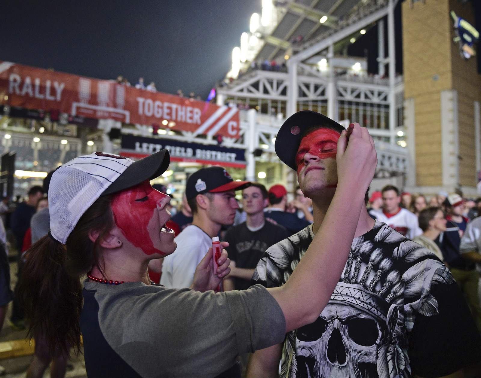 Indians not allowing headdresses, painted faces at games