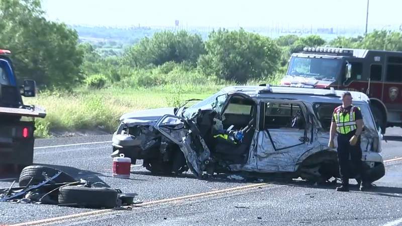 Man, woman hospitalized in 2-vehicle crash in West Bexar County, sheriff’s office says