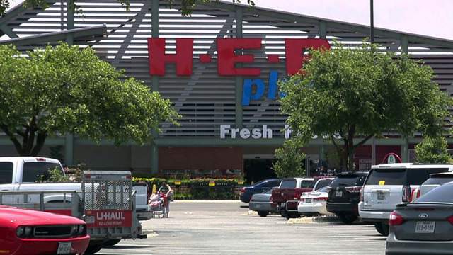 H-E-B plus! partner in New Braunfels tests positive for COVID-19, officials say