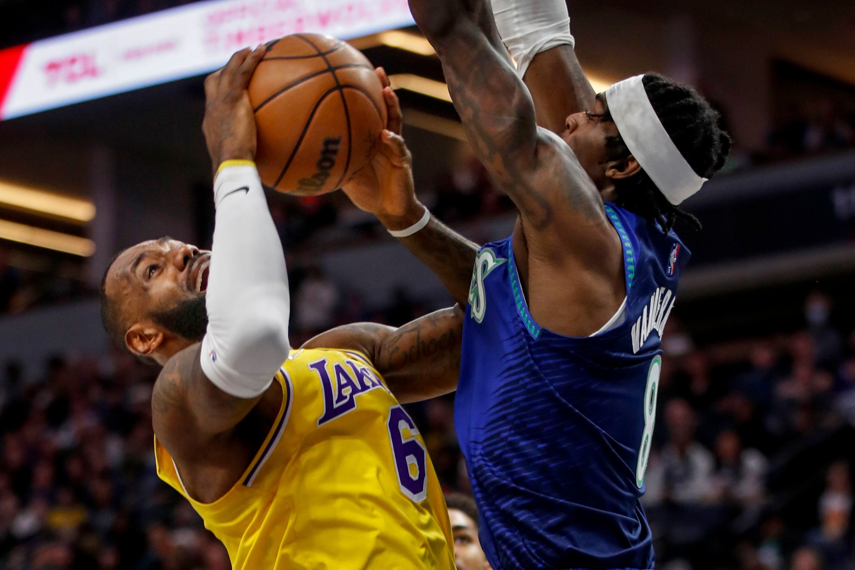 Towns, Timberwolves cruise past short-handed Lakers 110-92