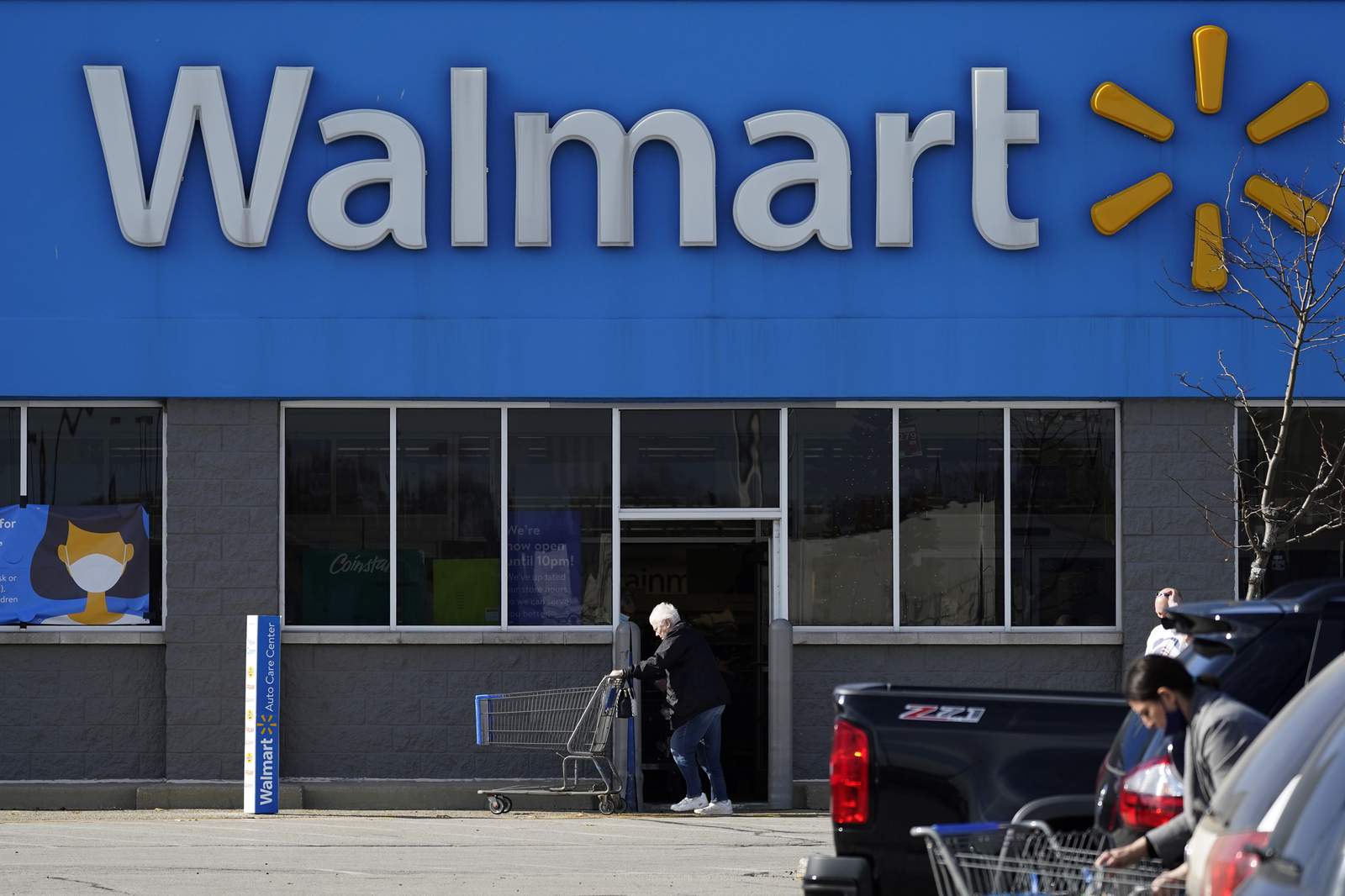 Another booming quarter for Walmart, but sales are slowing