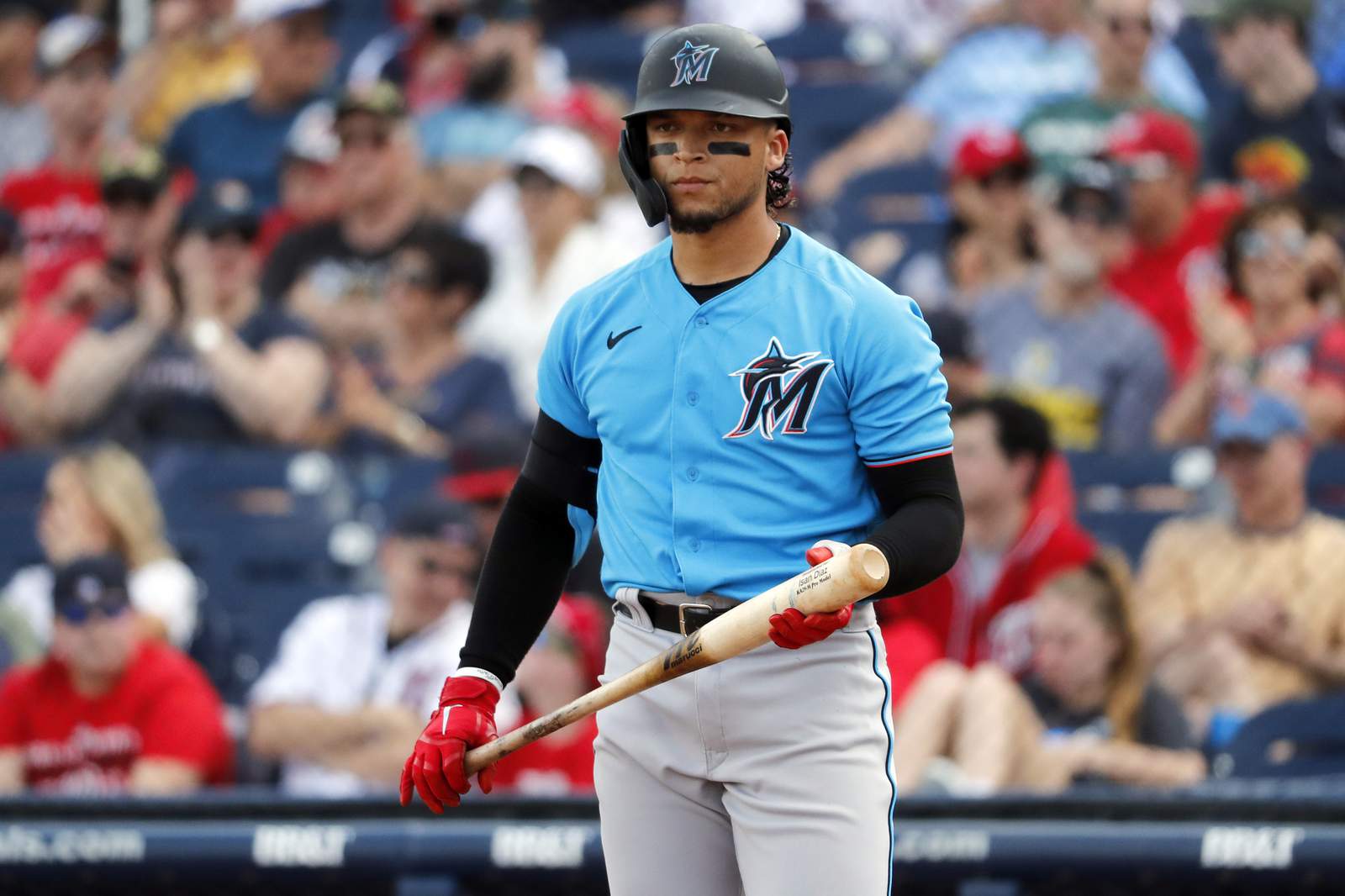 No new positives for Marlins, Phils; 2B Isan Diaz opts out