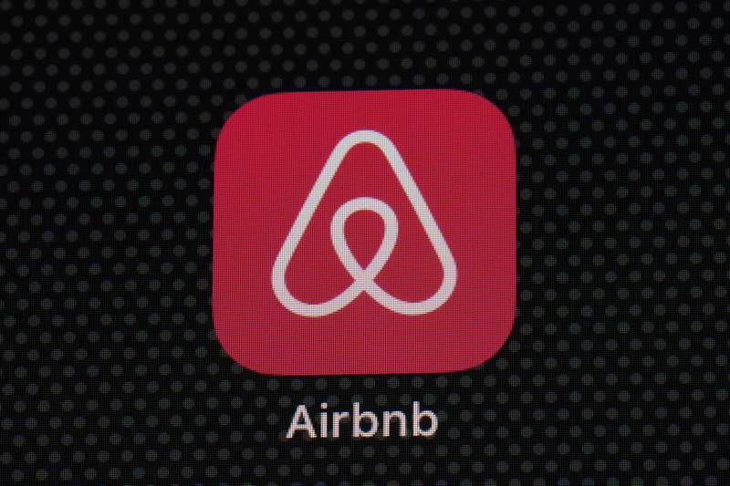 Airbnb cuts 2Q loss to $68 million, COVID clouds forecast