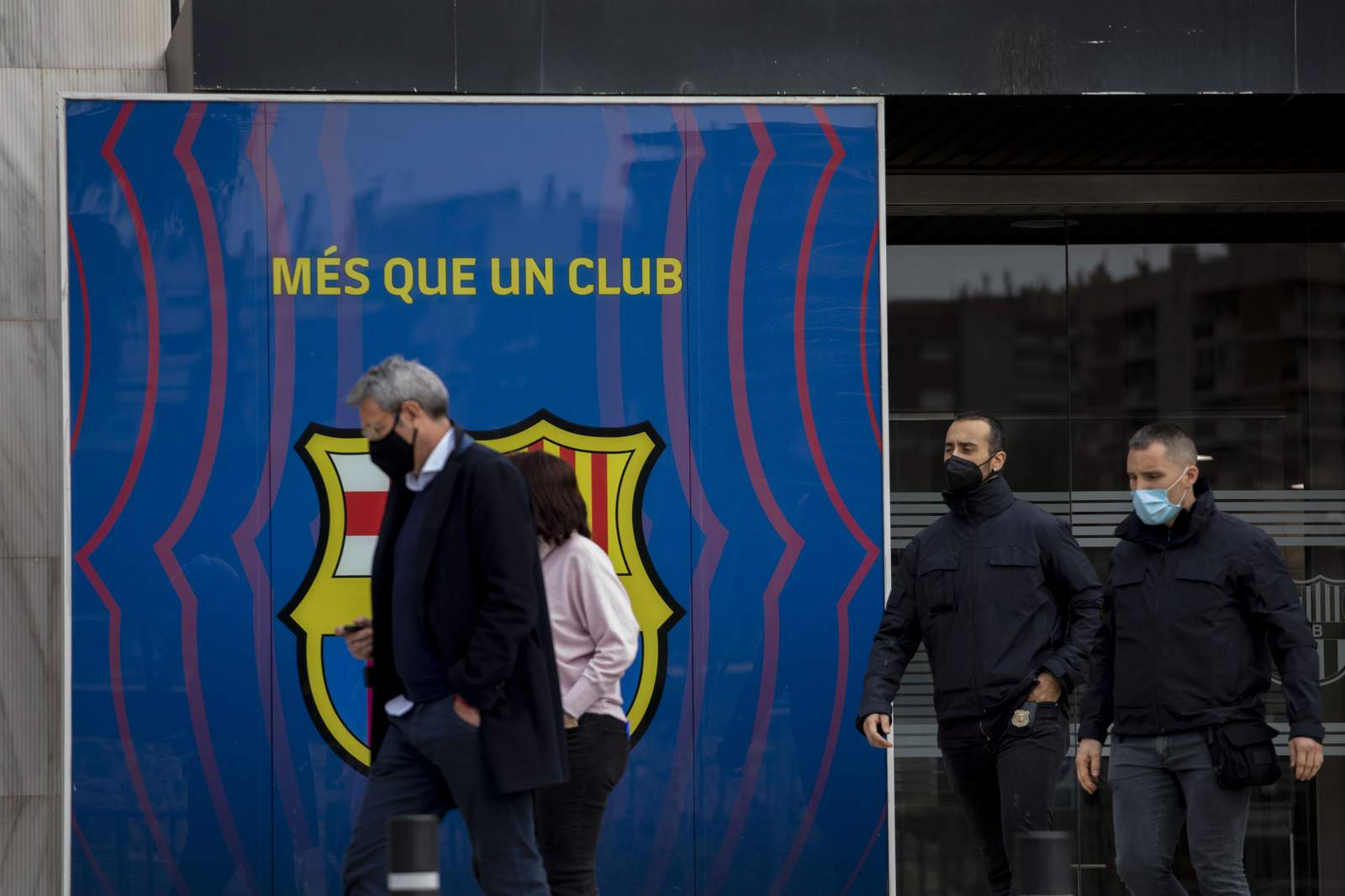 Police detain former Barcelona officials in search operation