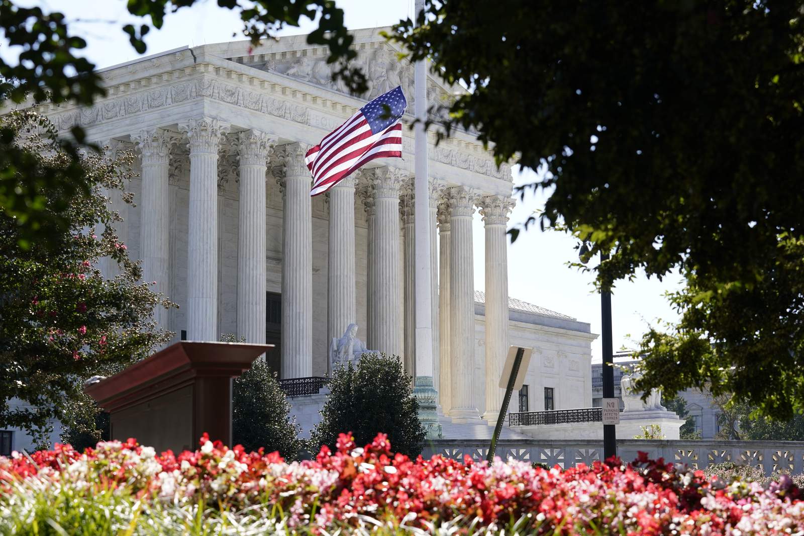 Politics has way of finding Supreme Court eager to avoid it