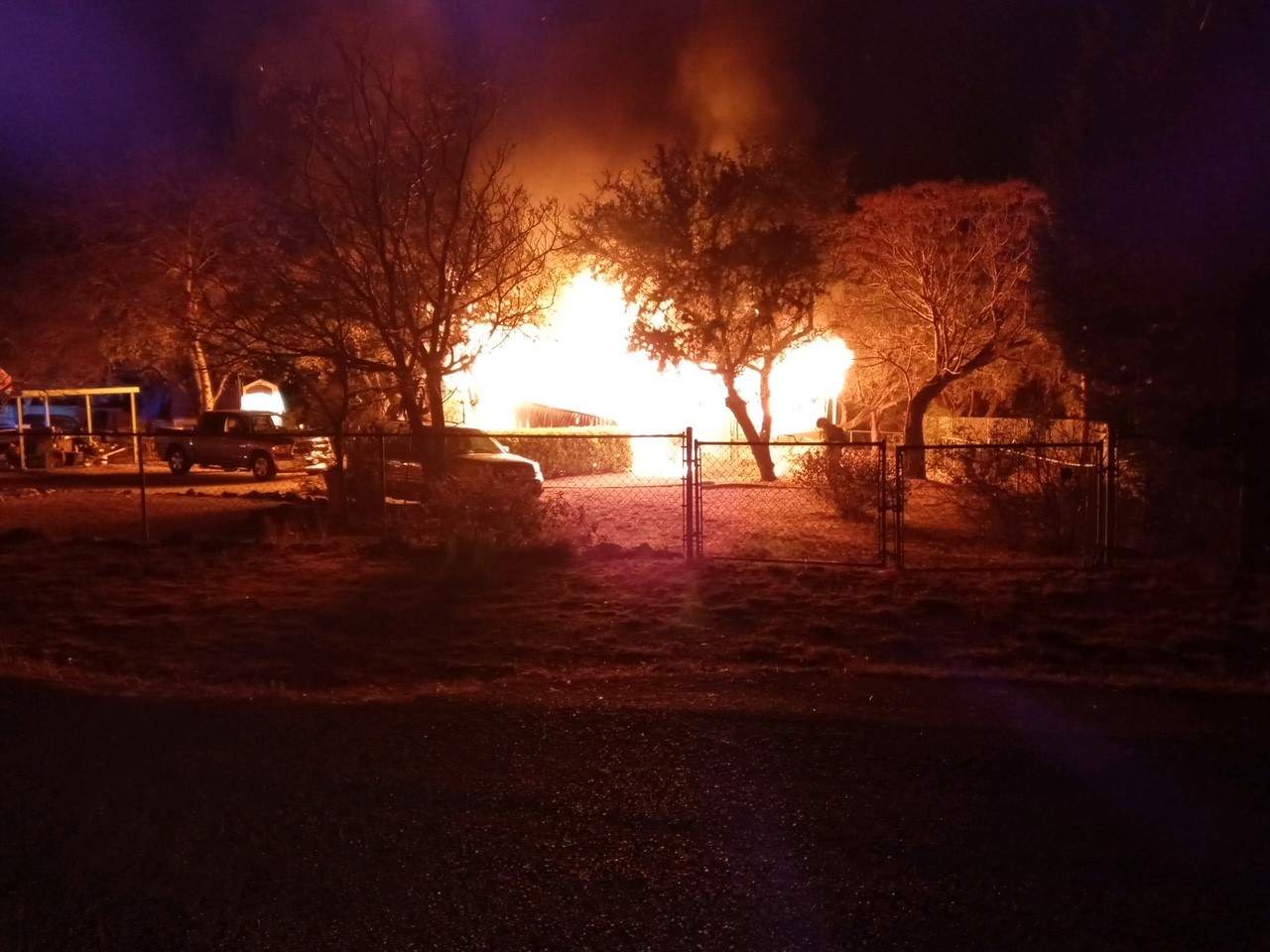 1 dead, 1 hospitalized after mobile home fire at Canyon Lake, firefighters say