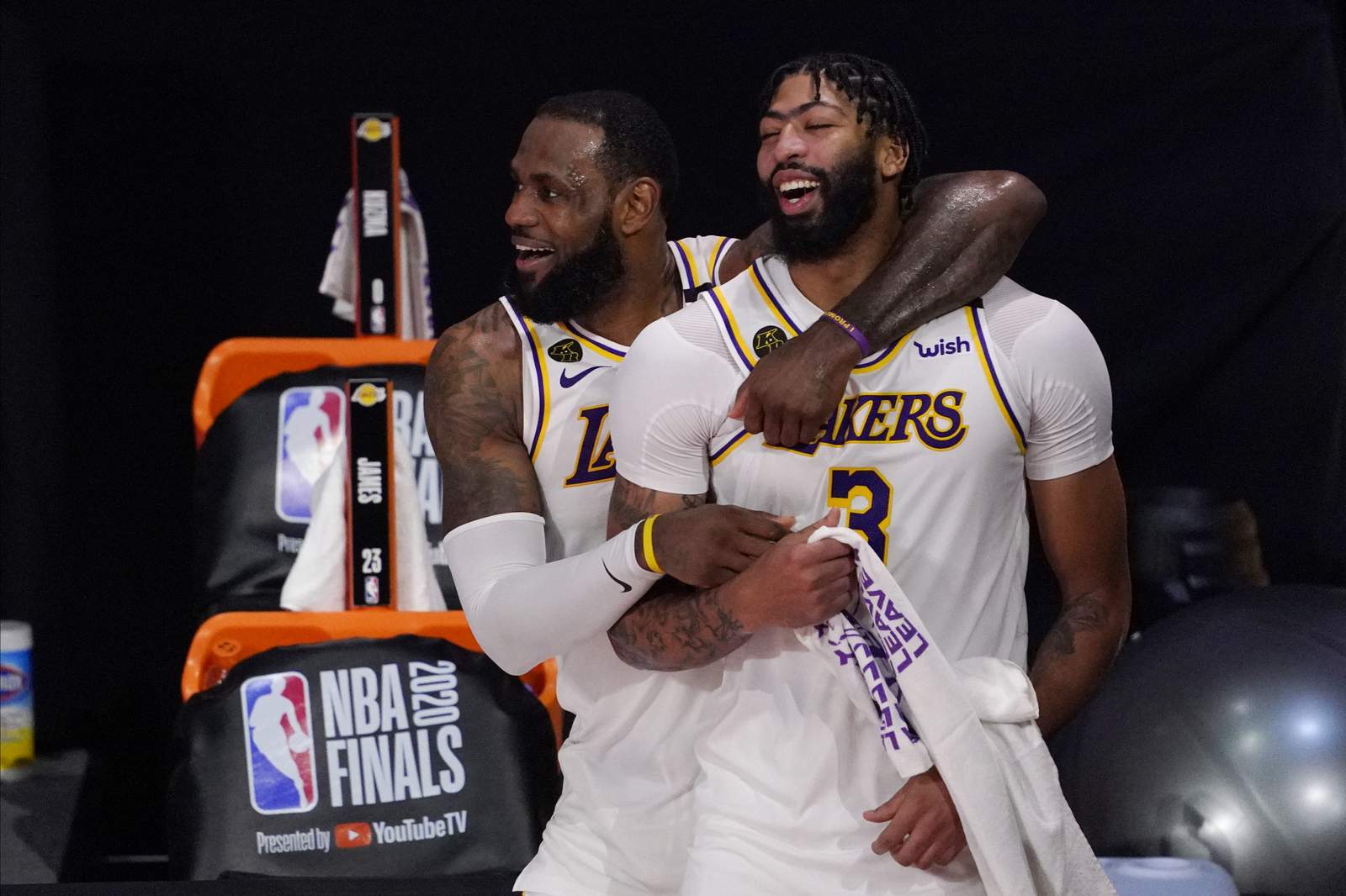 Vogel: Lakers 'have to be even better' to repeat as champs