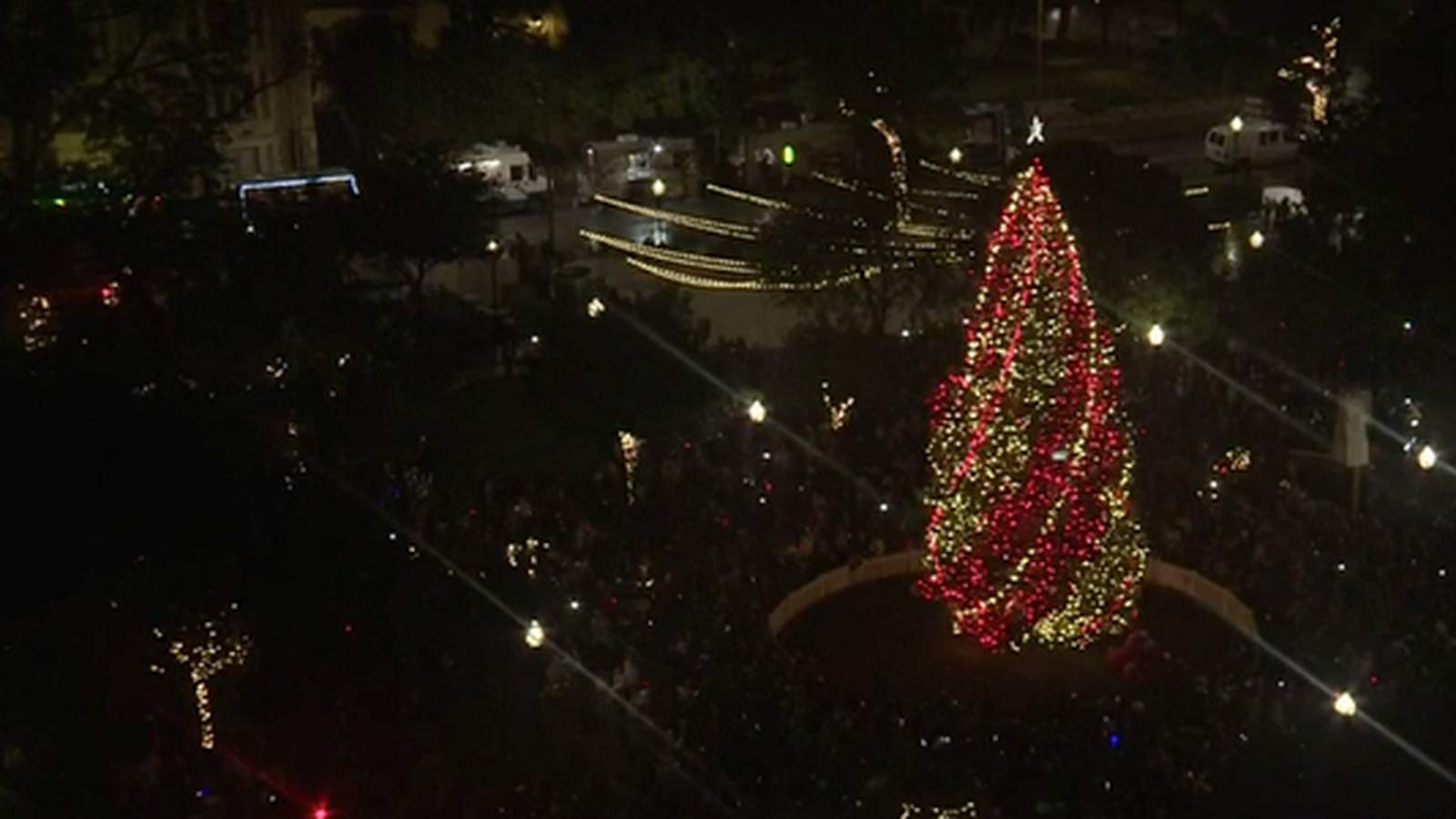 River parade, tree lighting officially kick off holiday season in San Antonio