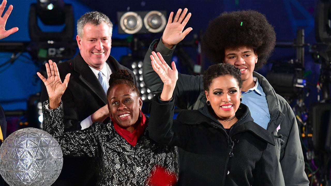 NYC Mayor Bill de Blasio's Daughter Arrested While Protesting in Manhattan