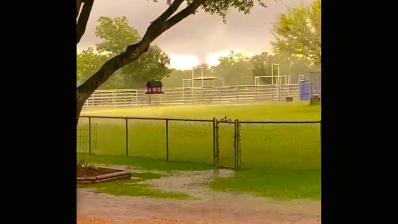 Confirmed tornado east of Hallettsville on May 18 captured on video
