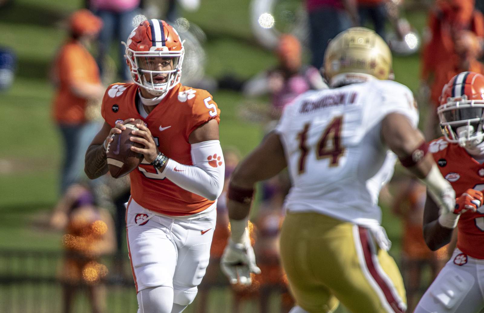 QB Uiagalelei rallies No. 1 Clemson to 34-28 win over BC