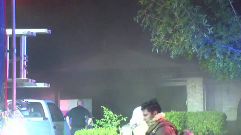 Residents wake up to smoke, fire at home in Northeast Bexar County