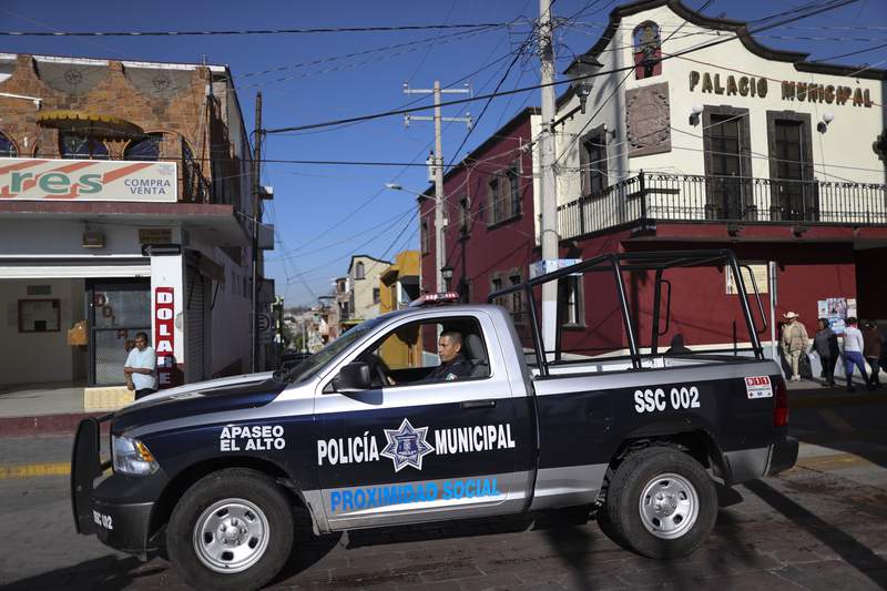 In Mexico, cartels are hunting down police at their homes