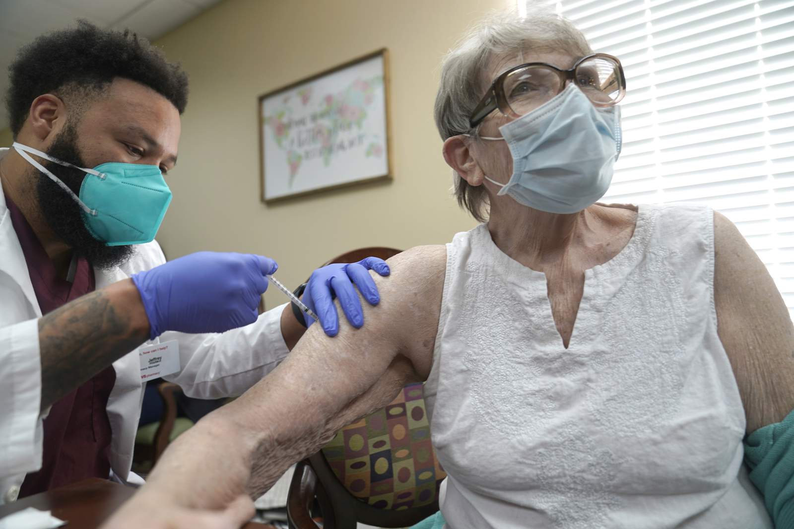 Texas again reports more than 300 new virus deaths