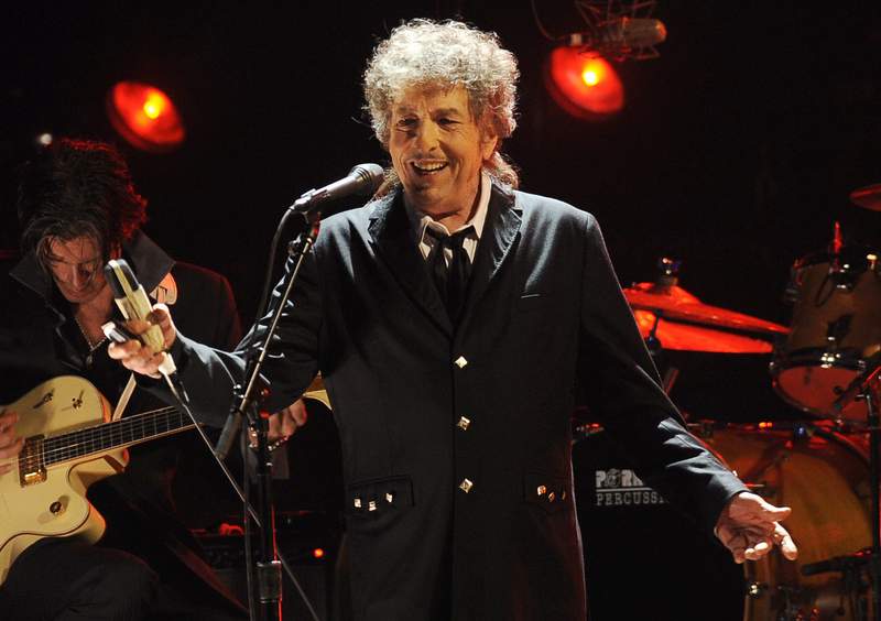 Forever a rolling stone: Dylan going on tour — through 2024