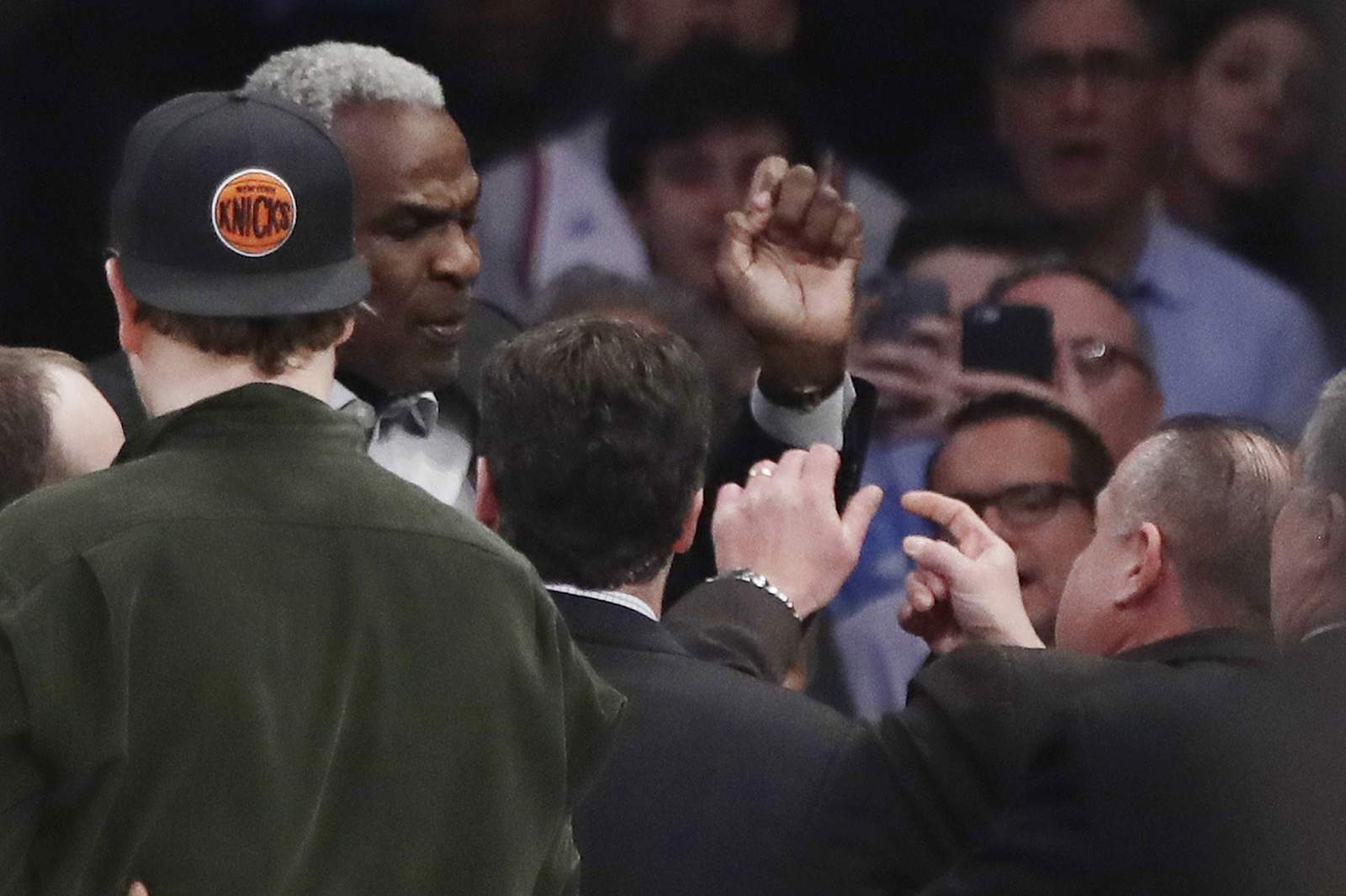 Charles Oakley wins right to jury decision on assault claim