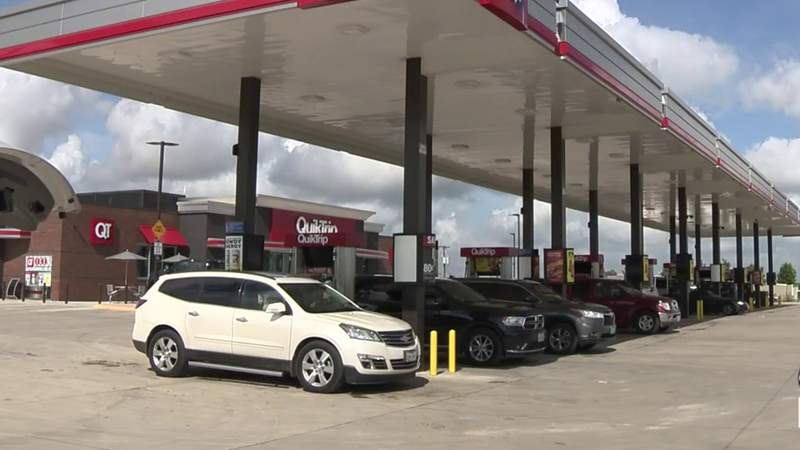 Gas prices poppin’ for Fourth of July road trips